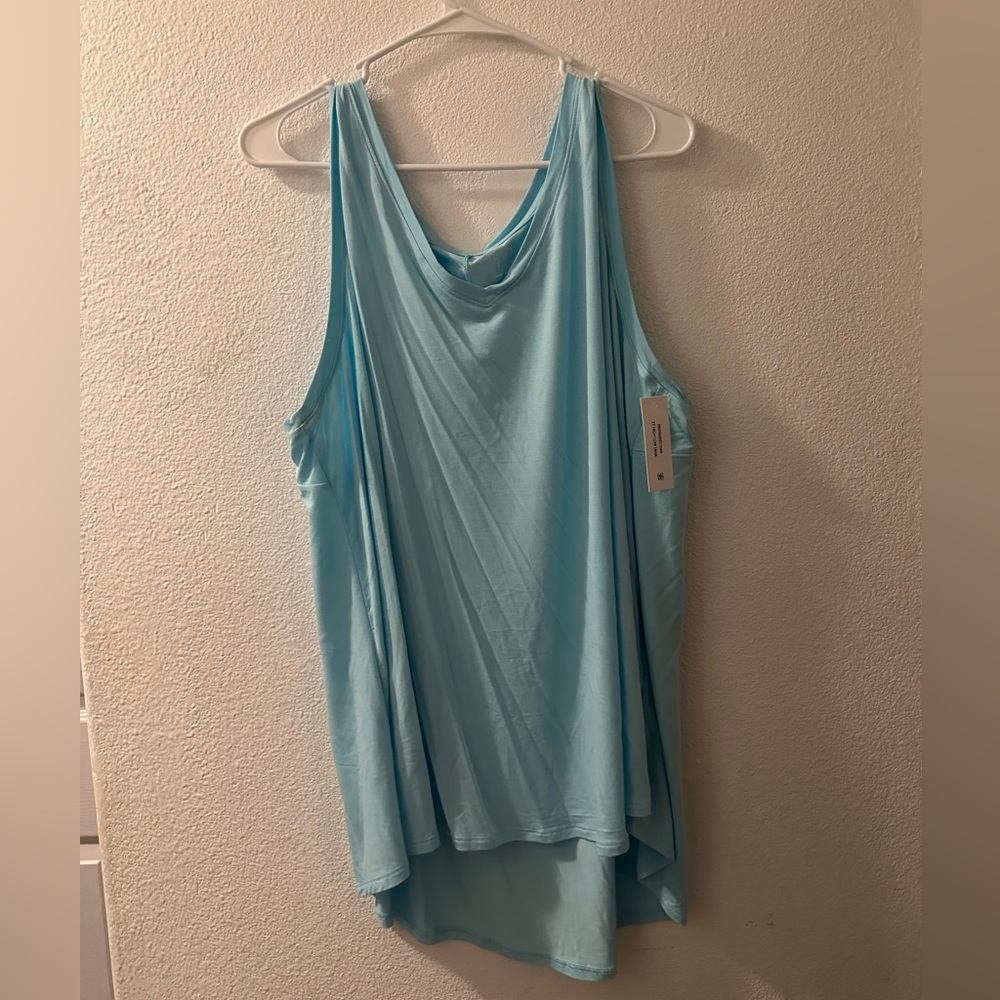 Time and Tru women’s blue athletic tank top. Size XXL.